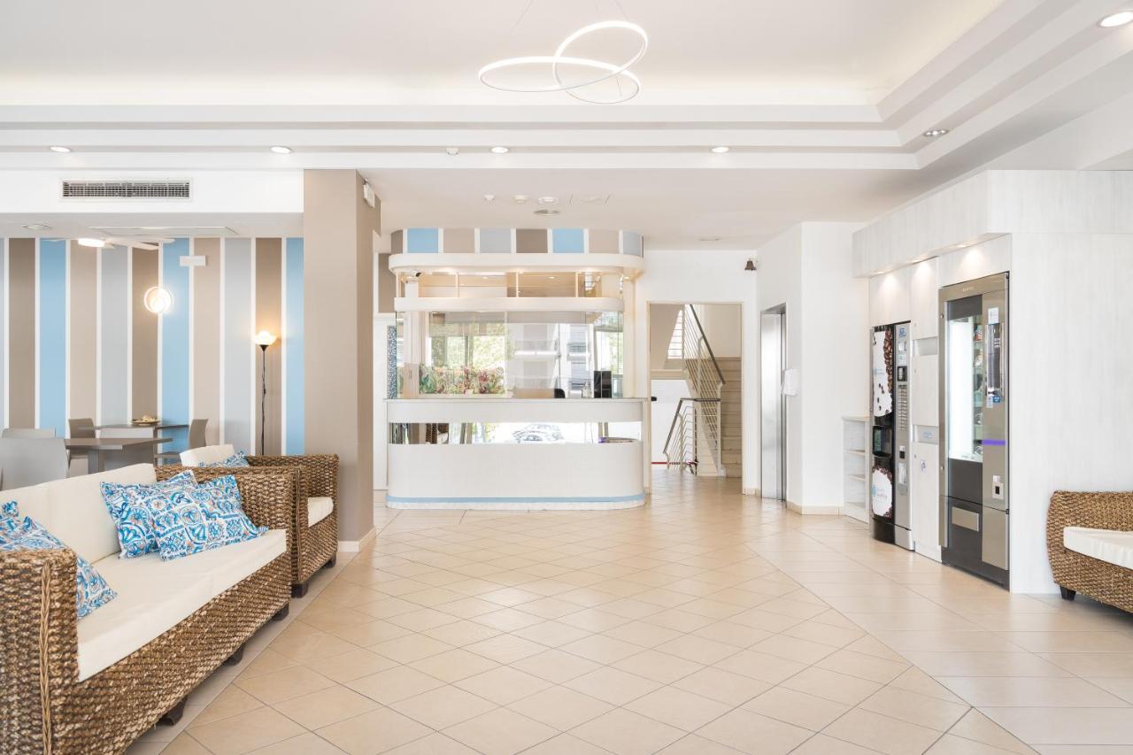 Hotel Amalfi - Smart Hotel Riccione Exterior foto
